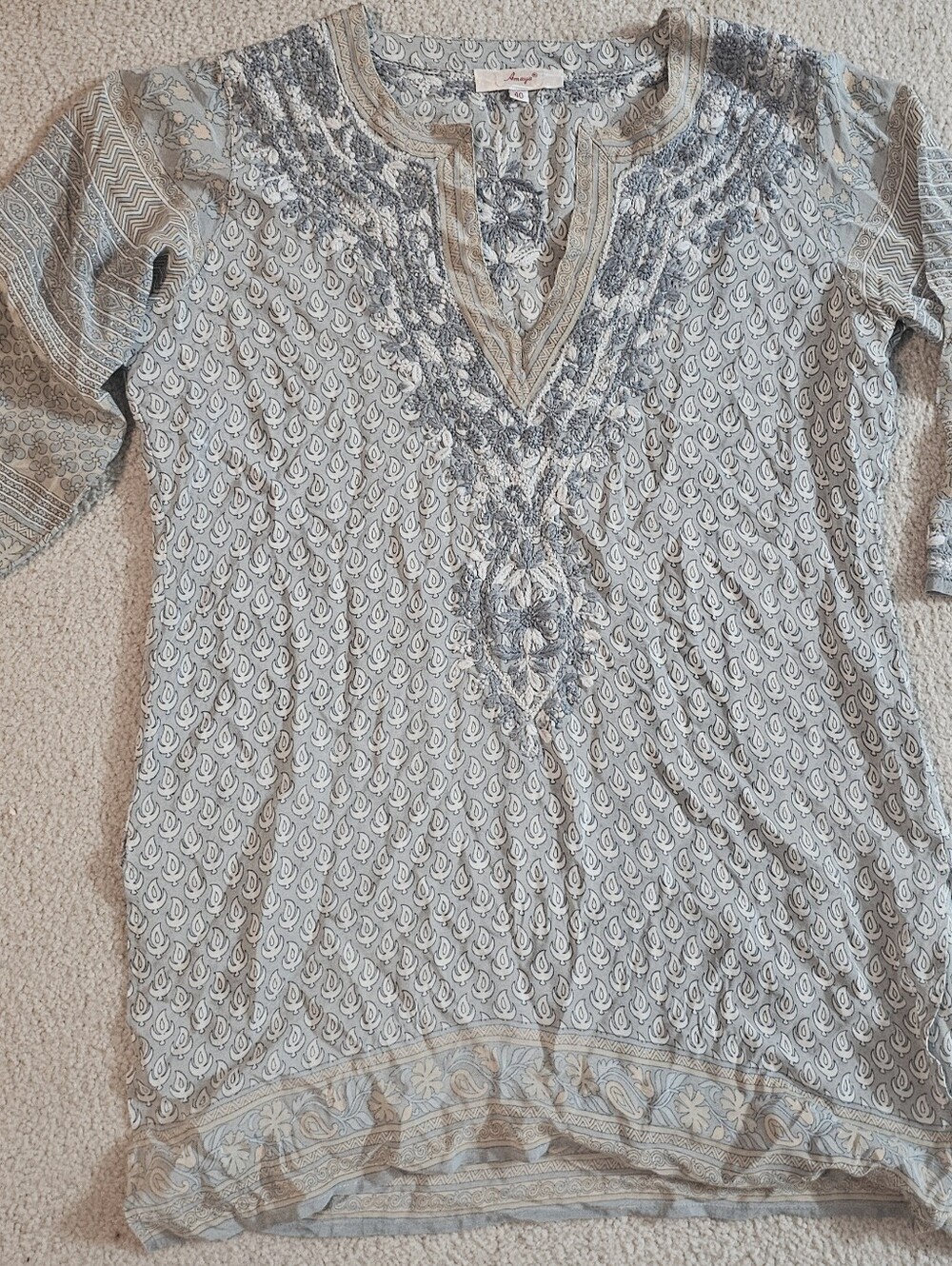 Amaya All Silk Light gray and yellow embroidery tunic with a relaxed fit. - Picture 5 of 11
